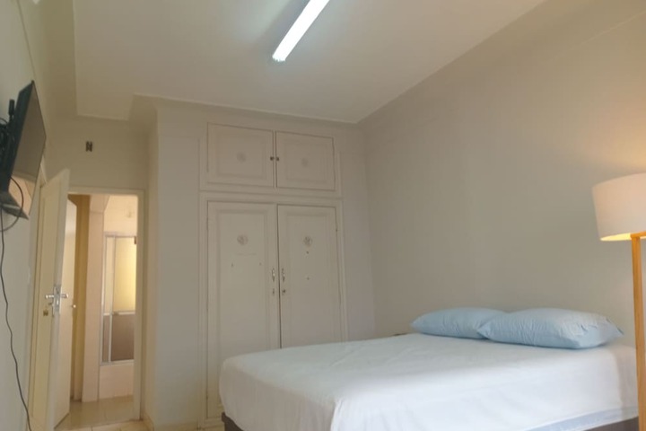 Room 11 of 28