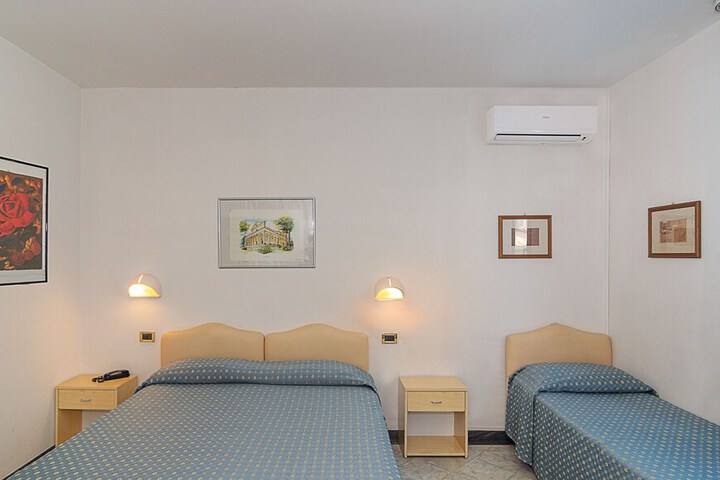 Room 15 of 25