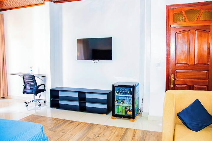Lounge 18 of 60