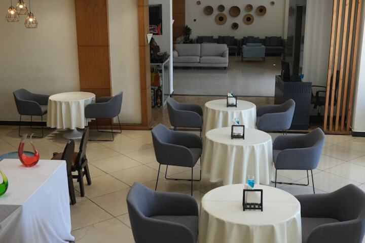 Breakfast/Coffee Service 124 of 173