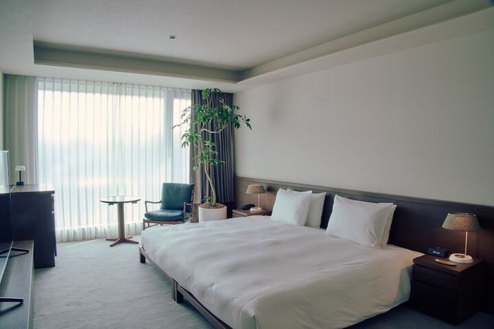 Room 10 of 106