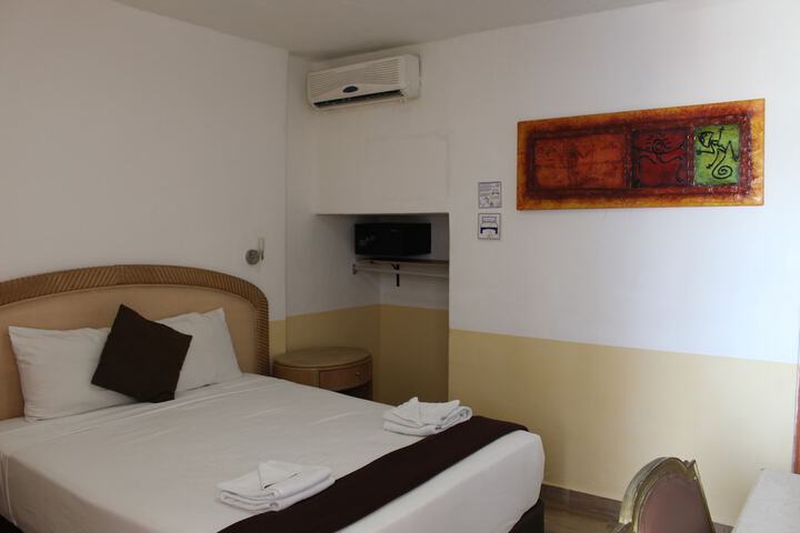Room 14 of 33