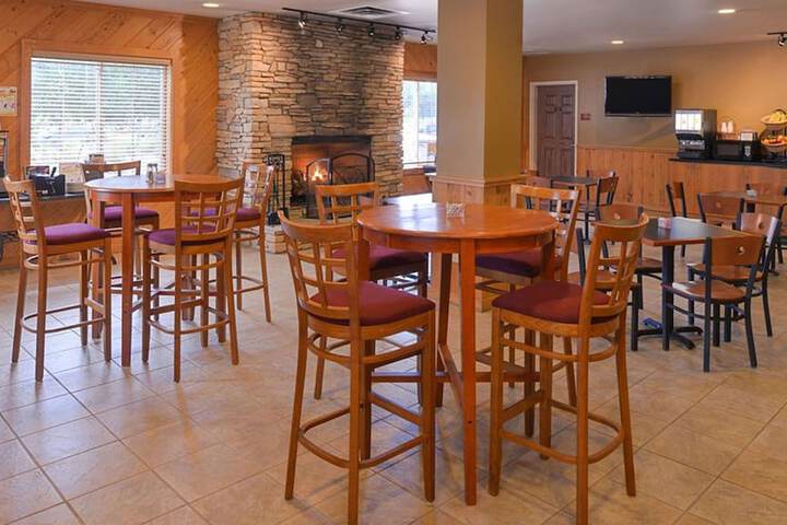 Breakfast/Coffee Service 51 of 64