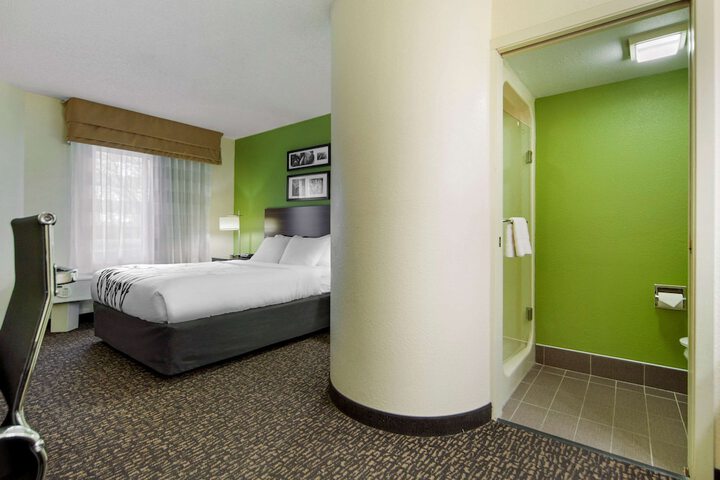 Room 11 of 37