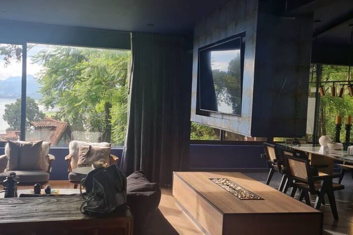Room 6 of 6