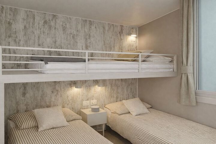 Room 28 of 108