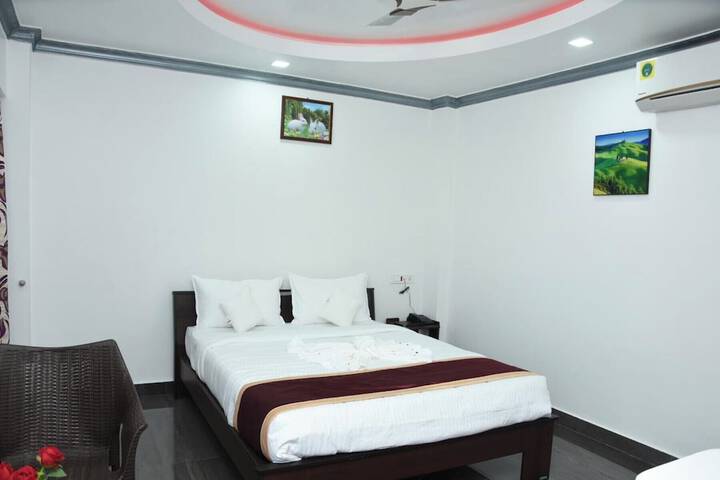 Room 2 of 40