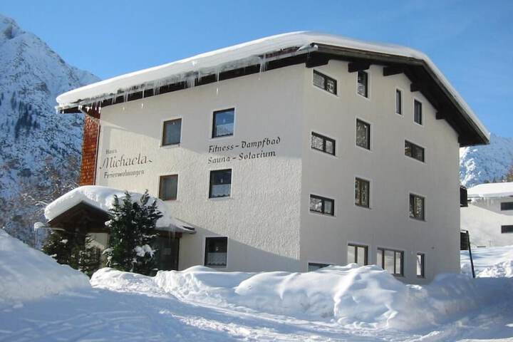 Hotel 1 of 114