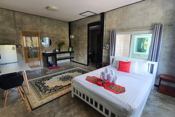 Room 4 of 35