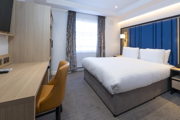 Room 45 of 109