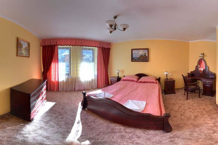 Room 7 of 30