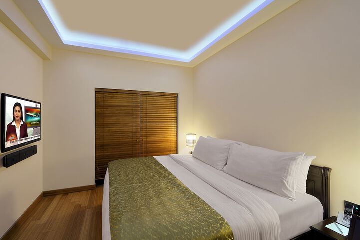 Room 5 of 30