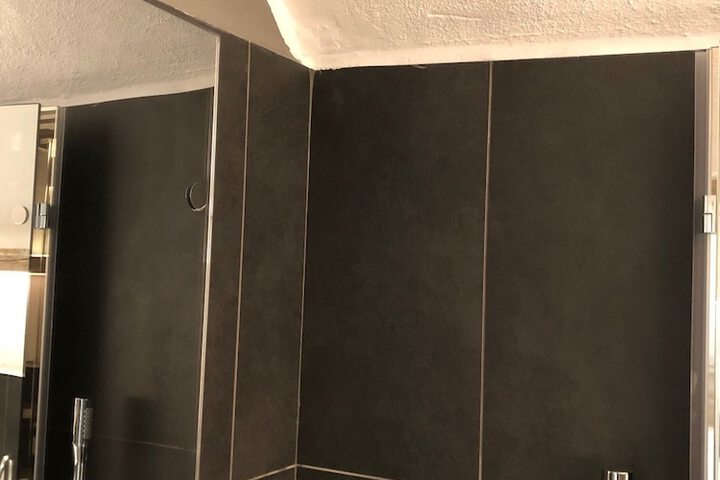 Room 100 of 132