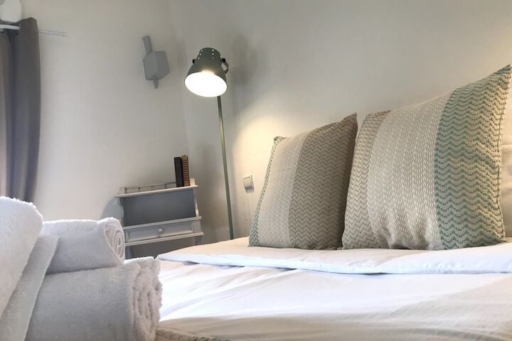 Room 5 of 38