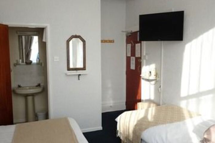 Room 3 of 30