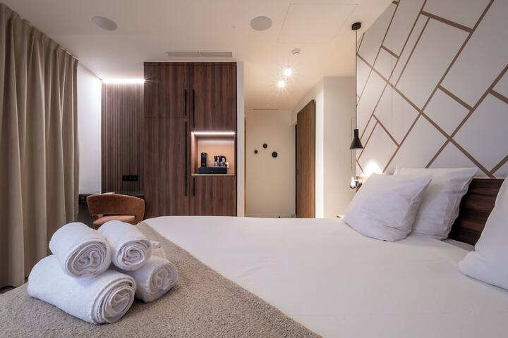 Room 22 of 62