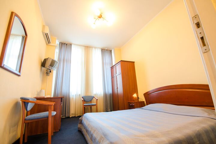 Room 18 of 60