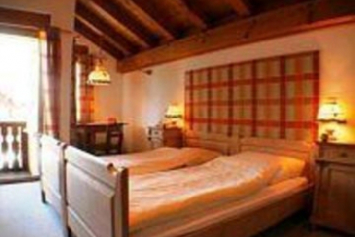 HOTEL BELLAVAL
