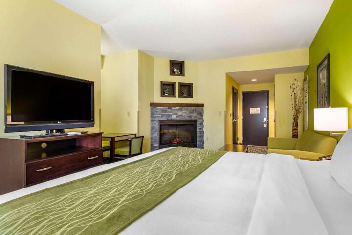 1 King Bed (1 of 23)
