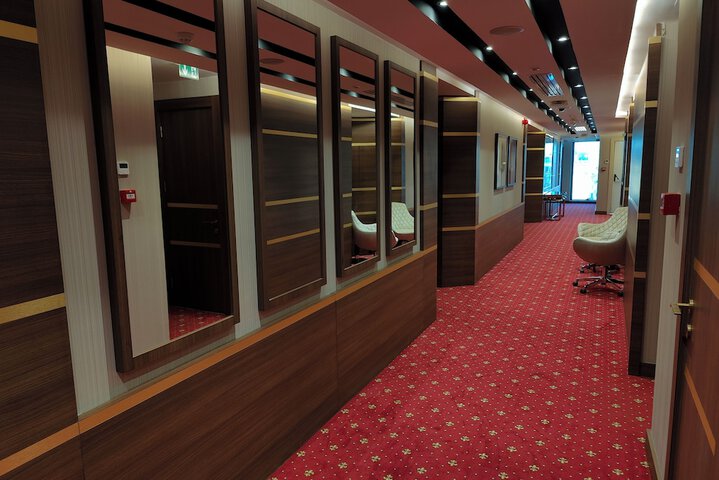 Ballroom/Hall 37 of 50