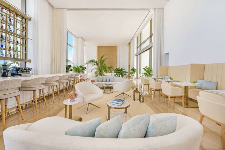 Lounge 200 of 265