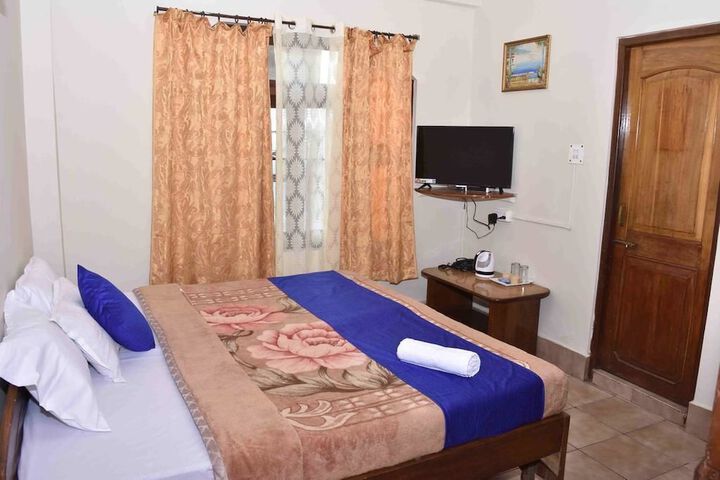 Room 4 of 11
