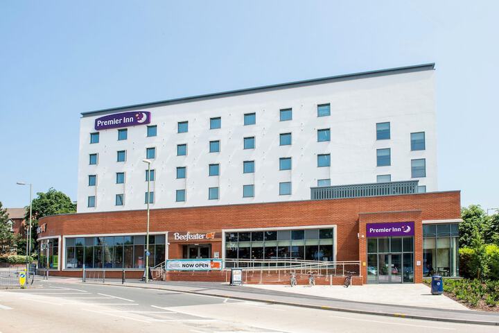Premier Inn Farnborough Town Centre
