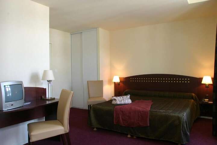 Room 6 of 47