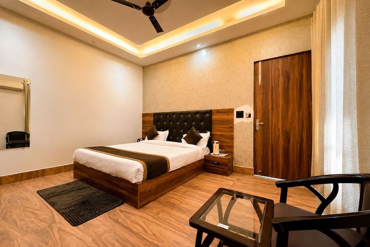 Room 27 of 51