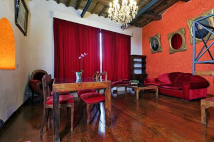 Room 8 of 16