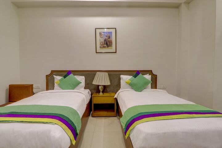 Room 12 of 49