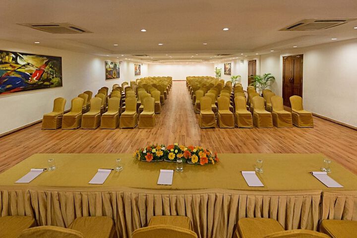 Ballroom/Hall 72 of 143