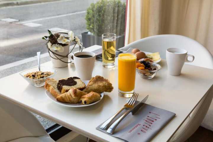 Breakfast/Coffee Service 37 of 51