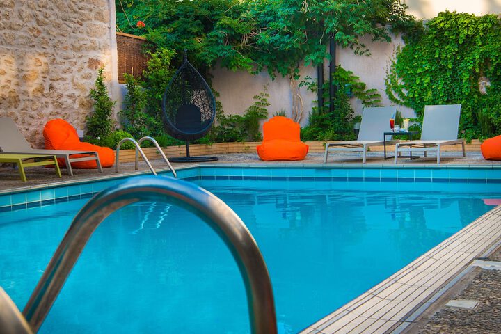 Pool Hotel