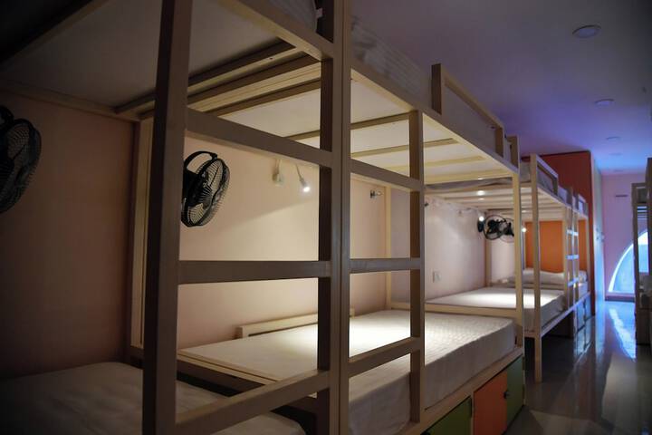 Room 19 of 32