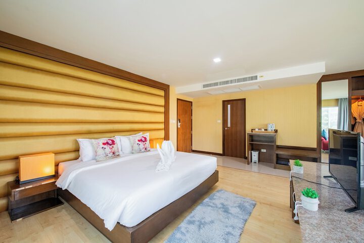 Room 10 of 36