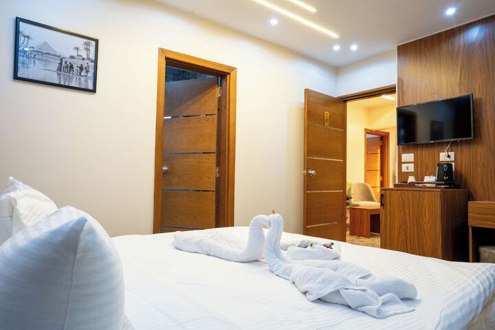 Room 36 of 77
