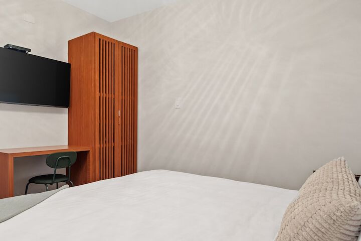 Room 25 of 123