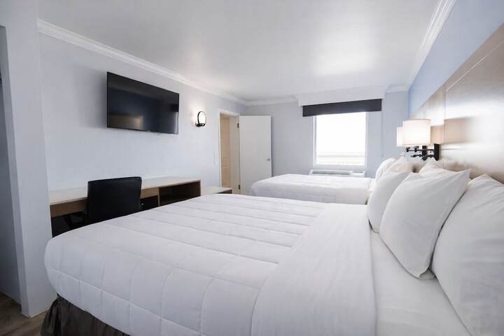 Room 4 of 20