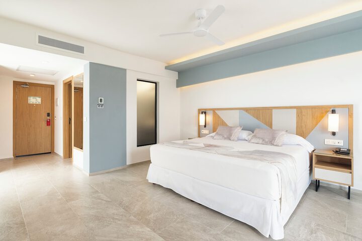 Room 10 of 82