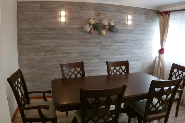 Dining 8 of 10