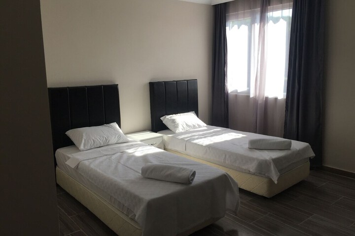 Room 7 of 19