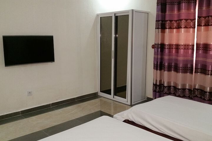 Room 13 of 39