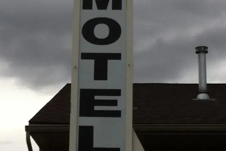TRADE WIND MOTEL