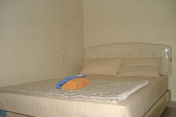 Room 7 of 15