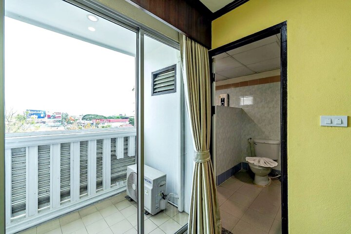 Room 50 of 77
