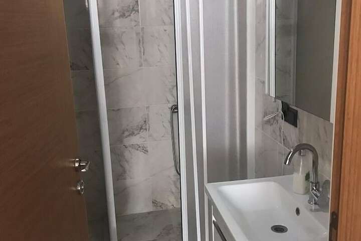 Room 14 of 22
