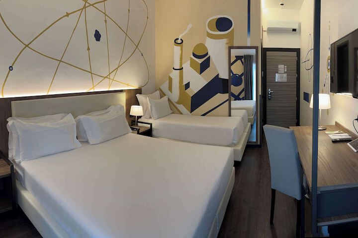 Room 28 of 58