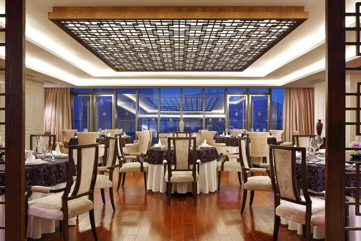 Dining 63 of 111
