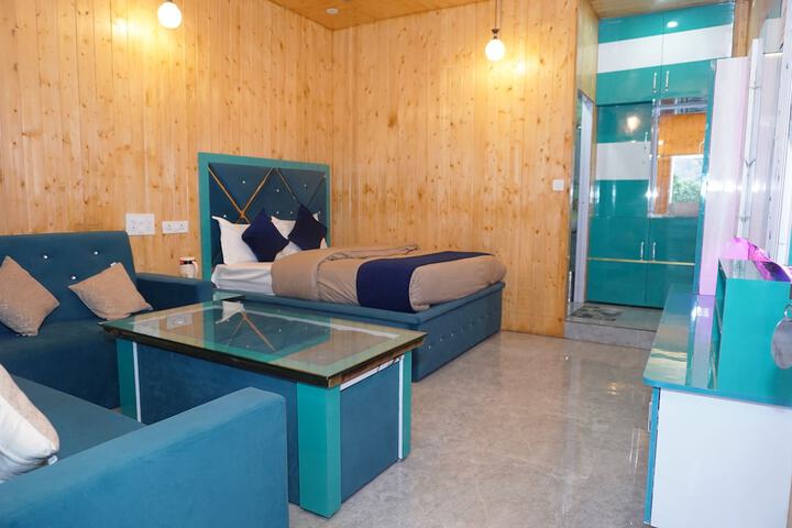 Room 3 of 30